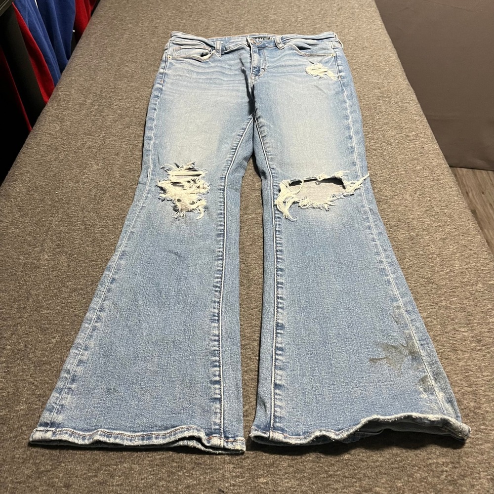 American Eagle Distressed Flare Jeans Light Wash Stretch Size 12 Short 32x30